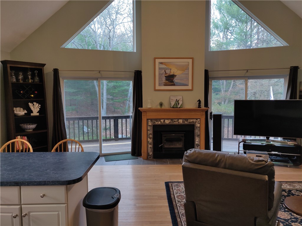 148 Old Coach Road Charlestown, RI 02813 - Photo 5 of 20 Living Room