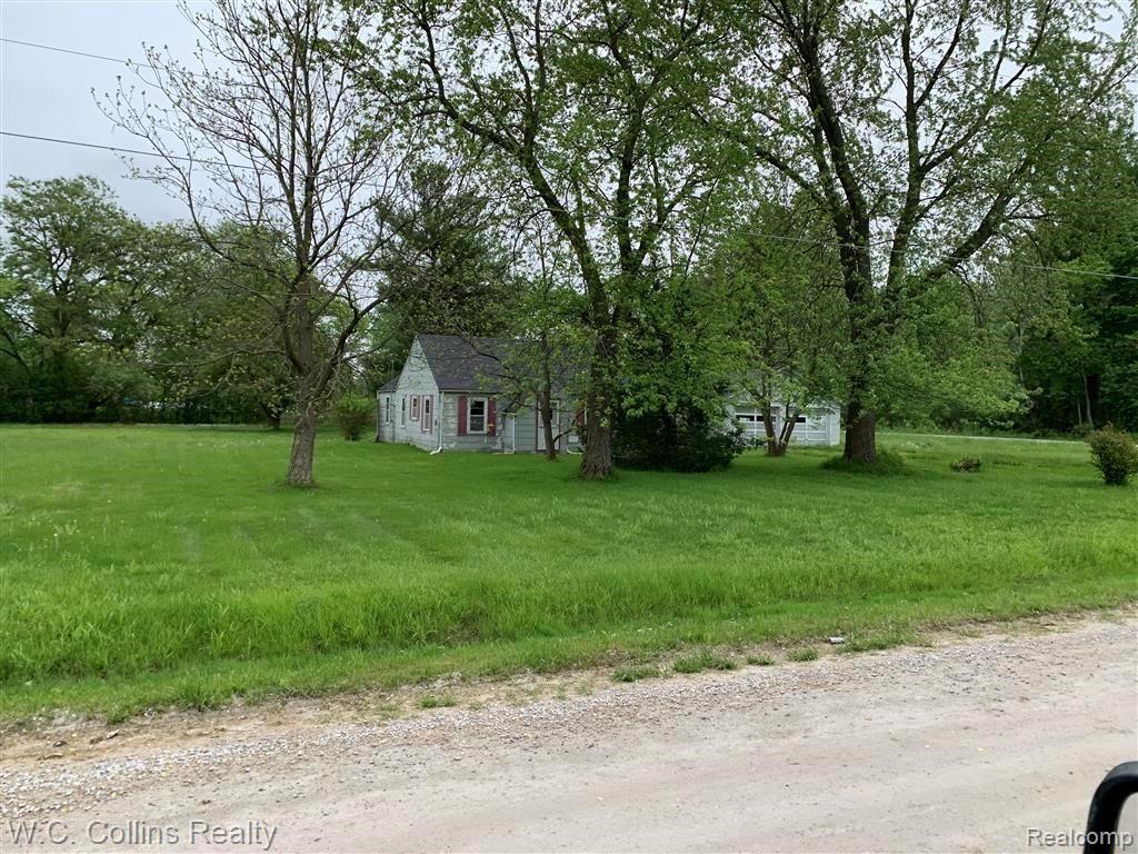 325 South Allen Road St. Clair, MI 48079 - Photo 14 of 18 IMG_3468.JPG
