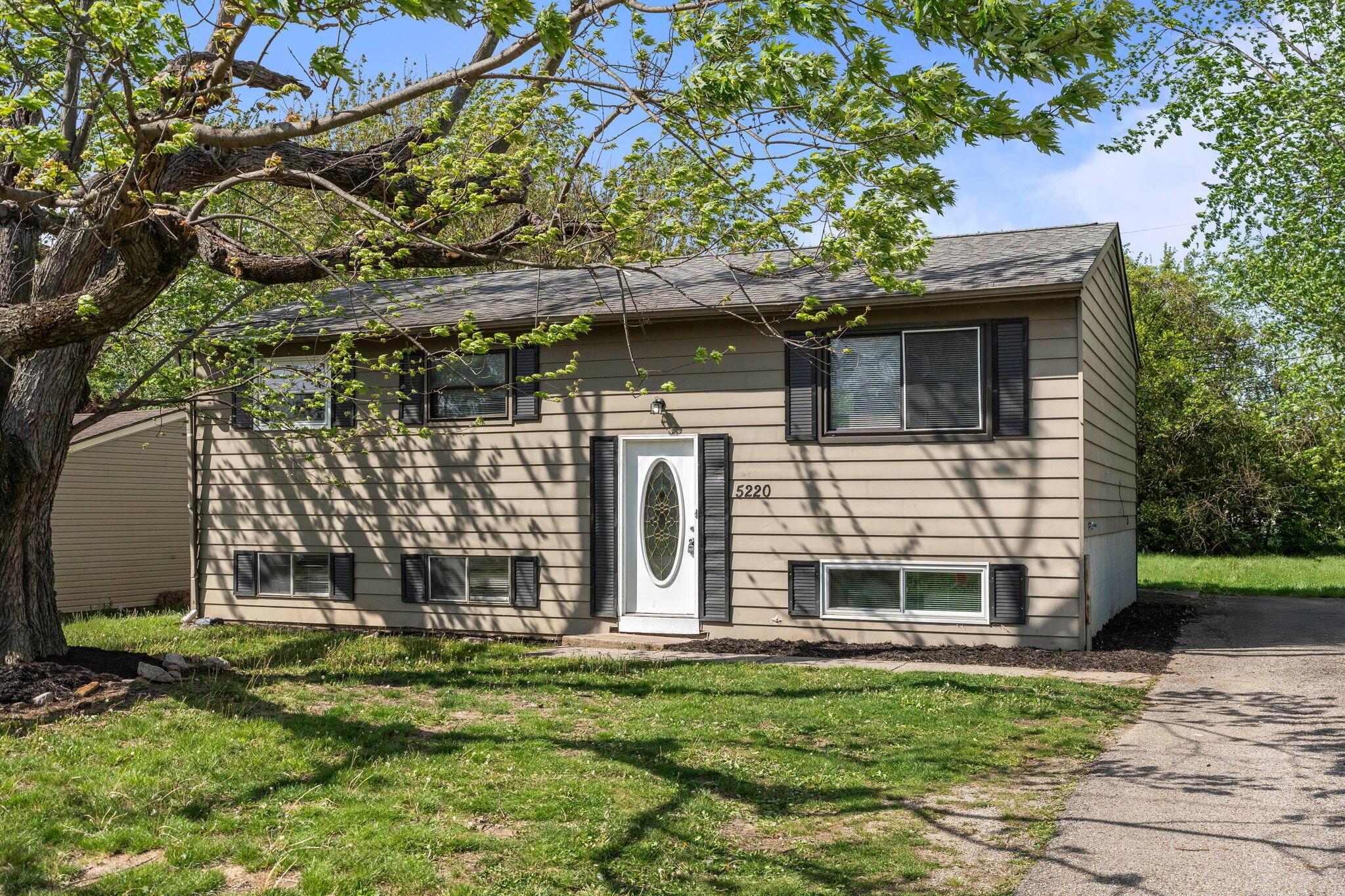 5220 Refugee Road Columbus, OH 43232 - Photo 1 of 48 1-web-or-mls-A7400013-2