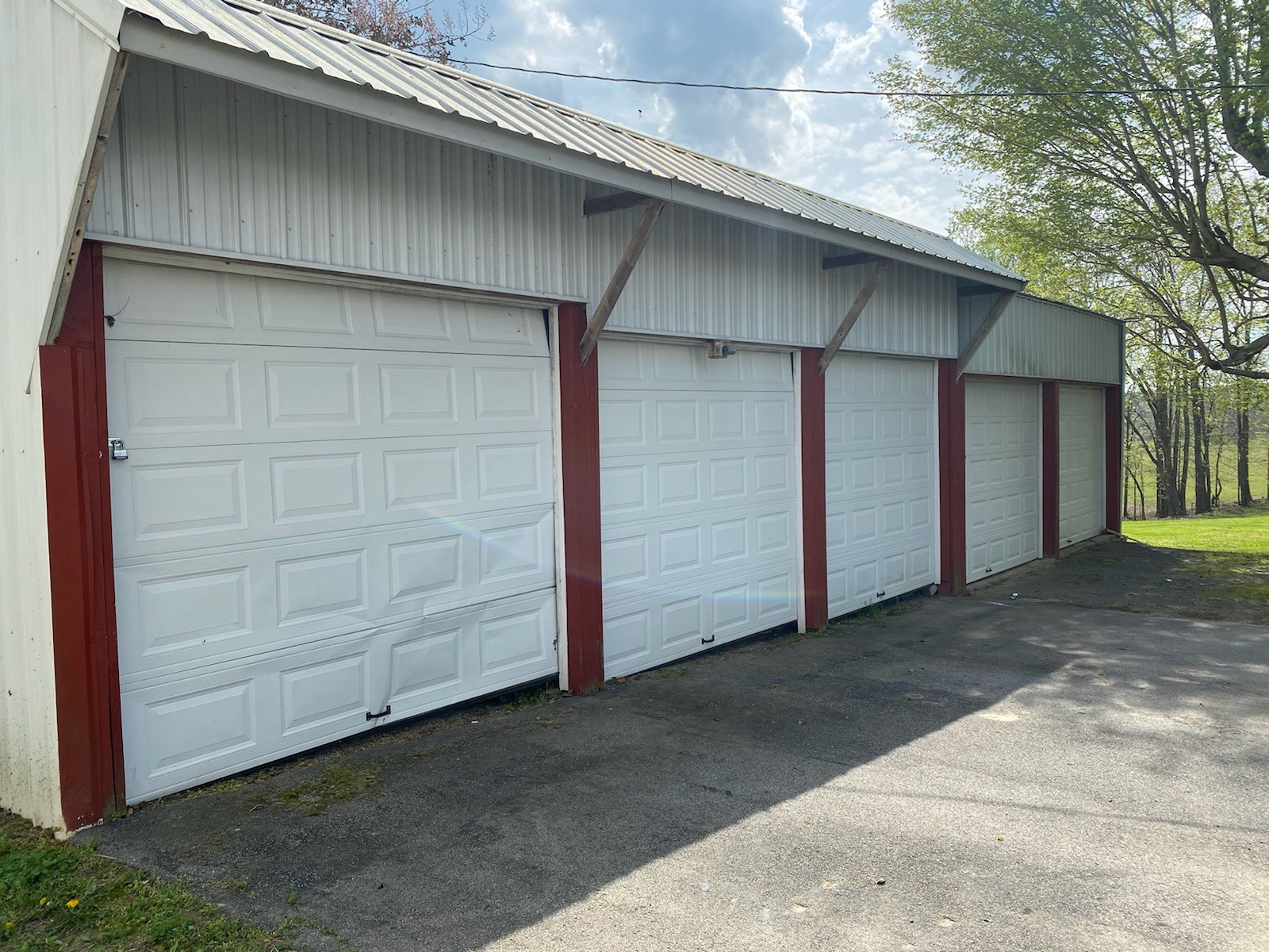 900 Holland Road Lafayette, TN 37083 - Photo 2 of 10 Gallery Image 2
