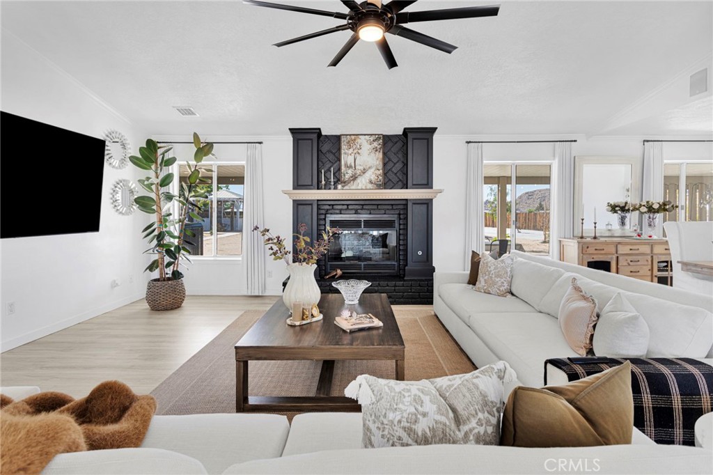 15454 Tuscola Road Apple Valley, CA 92307 - Photo 11 of 67