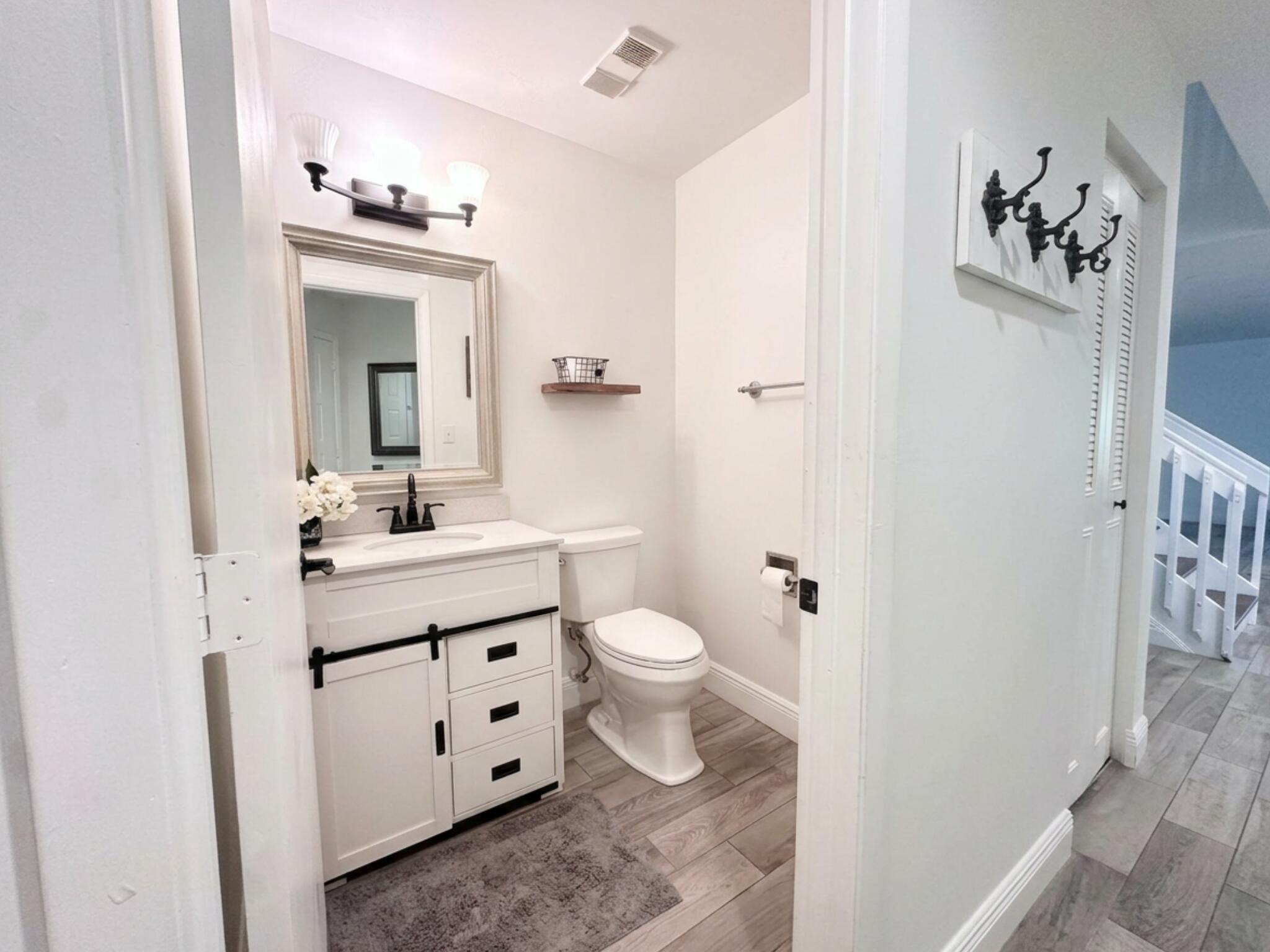 6207 Old Court Road, Unit 604 Boca Raton, FL 33433 - Photo 10 of 18 Half Bath