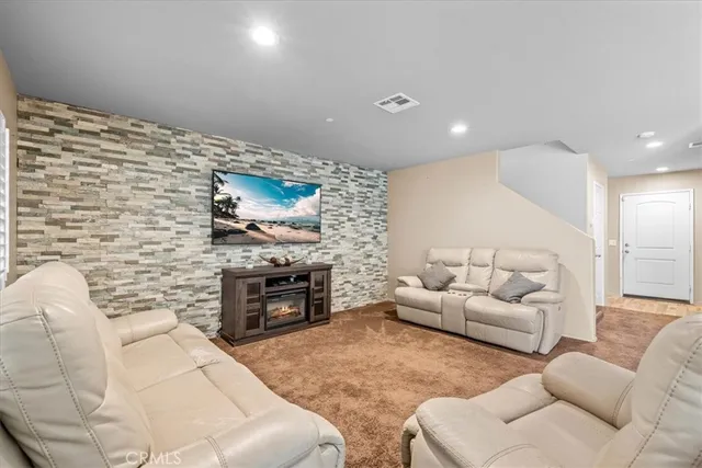 $690,000 | 6978 Alderwood Drive, Fontana, CA 92336