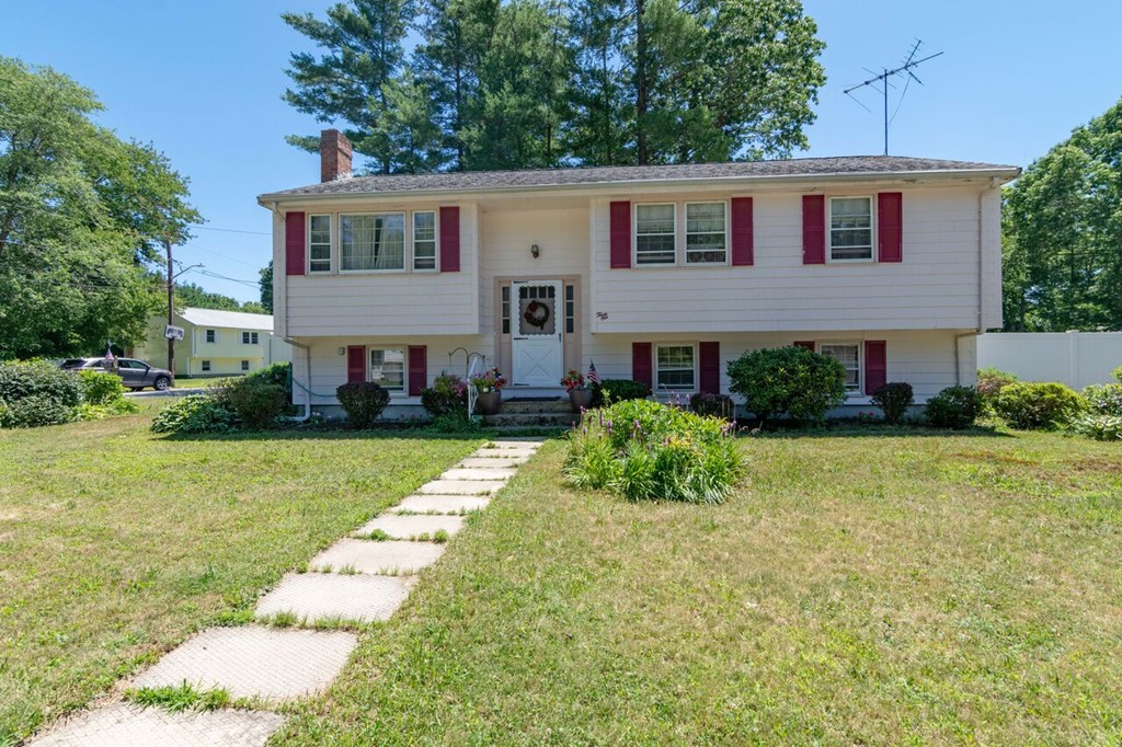 31 Shaw Road Rockland, MA 02370 - Photo 2 of 29 Gallery Image 2