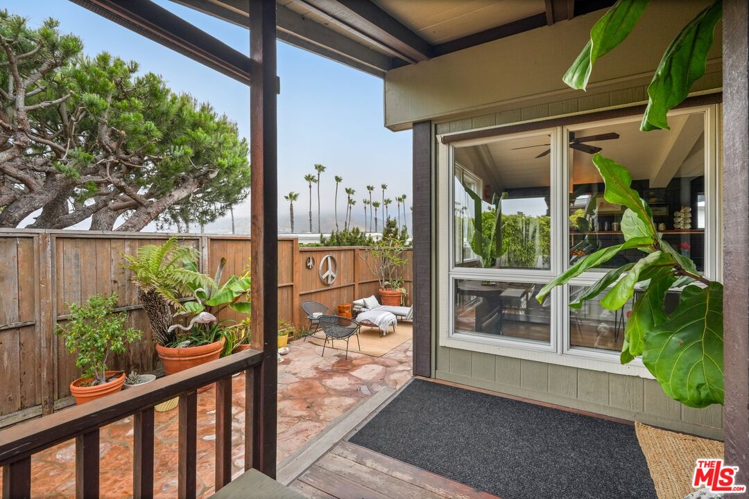 29500 Heathercliff Road, Unit 69 Malibu, CA 90265 - Photo 3 of 39