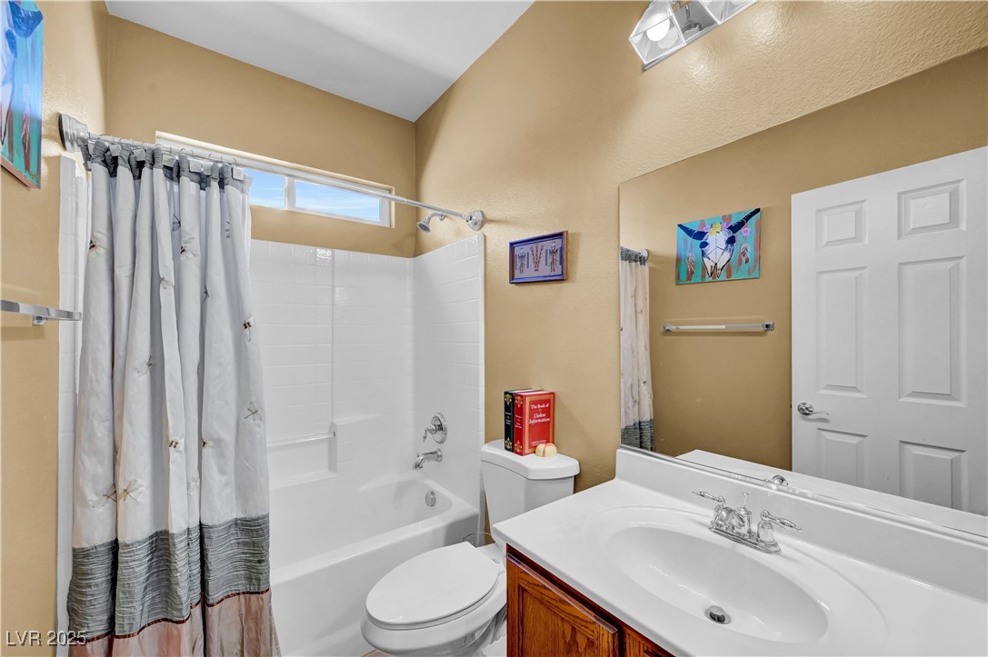 3930 Burma Road North Las Vegas, NV 89032 - Photo 51 of 73 Guest bedroom #3 full bathroom - total 4 full baths