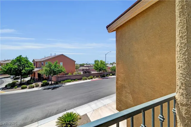 $679,900 | 3930 Burma Road, North Las Vegas, NV 89032