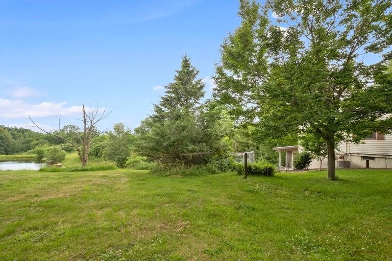 1811 Lake Manor Road Northeast Solon, IA 52333 - Photo 5 of 29 Gallery Image 5