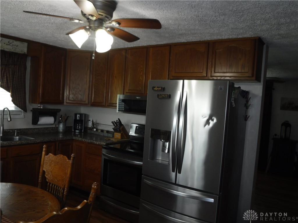 1912 Scheyhing Road Lewisburg, OH 45338 - Photo 12 of 25 Stainless steel appliances stay