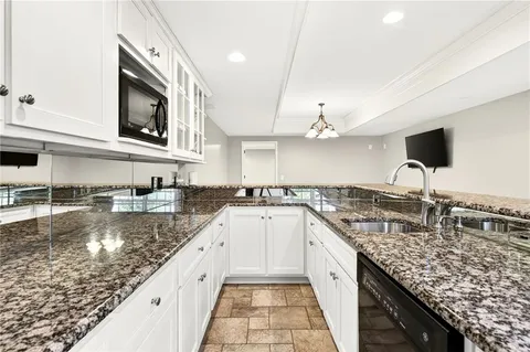 $925,000 | 620 Lake Medlock Court, Alpharetta, GA 30022