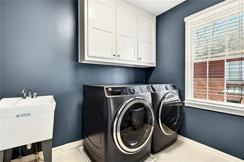 $925,000 | 620 Lake Medlock Court, Alpharetta, GA 30022