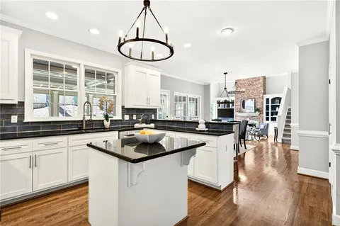 $925,000 | 620 Lake Medlock Court, Alpharetta, GA 30022