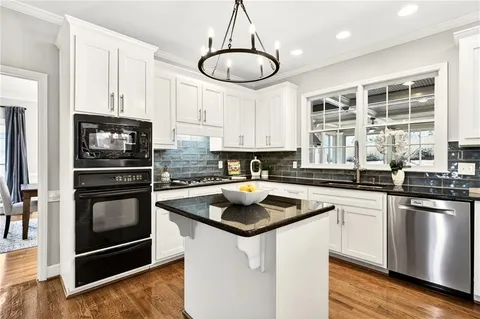 $925,000 | 620 Lake Medlock Court, Alpharetta, GA 30022