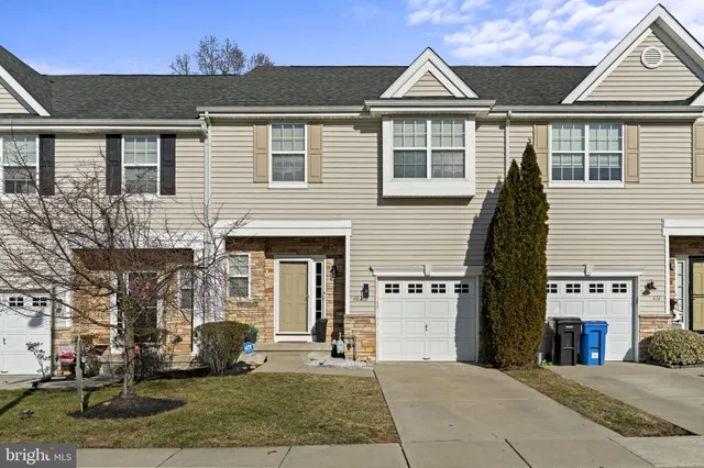 $389,000 | 103 Oak Ridge Drive, Mount Royal, NJ 08061