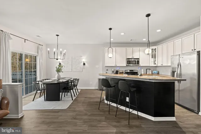 $389,000 | 103 Oak Ridge Drive, Mount Royal, NJ 08061