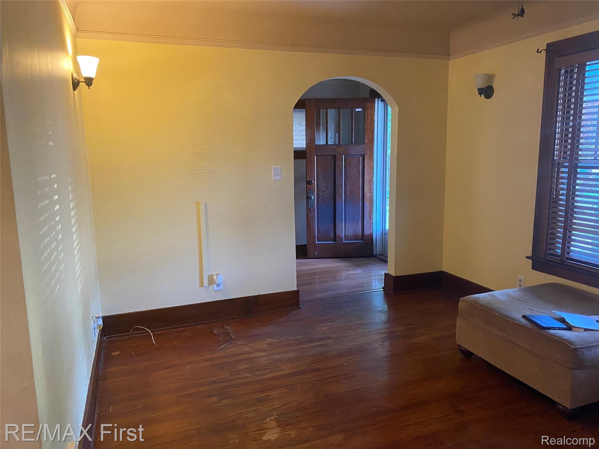 22797 Pleasant Avenue Eastpointe, MI 48021 - Photo 7 of 26 E3BBB056-BCCA-4398-845A-FF02C5036CDC.jpeg