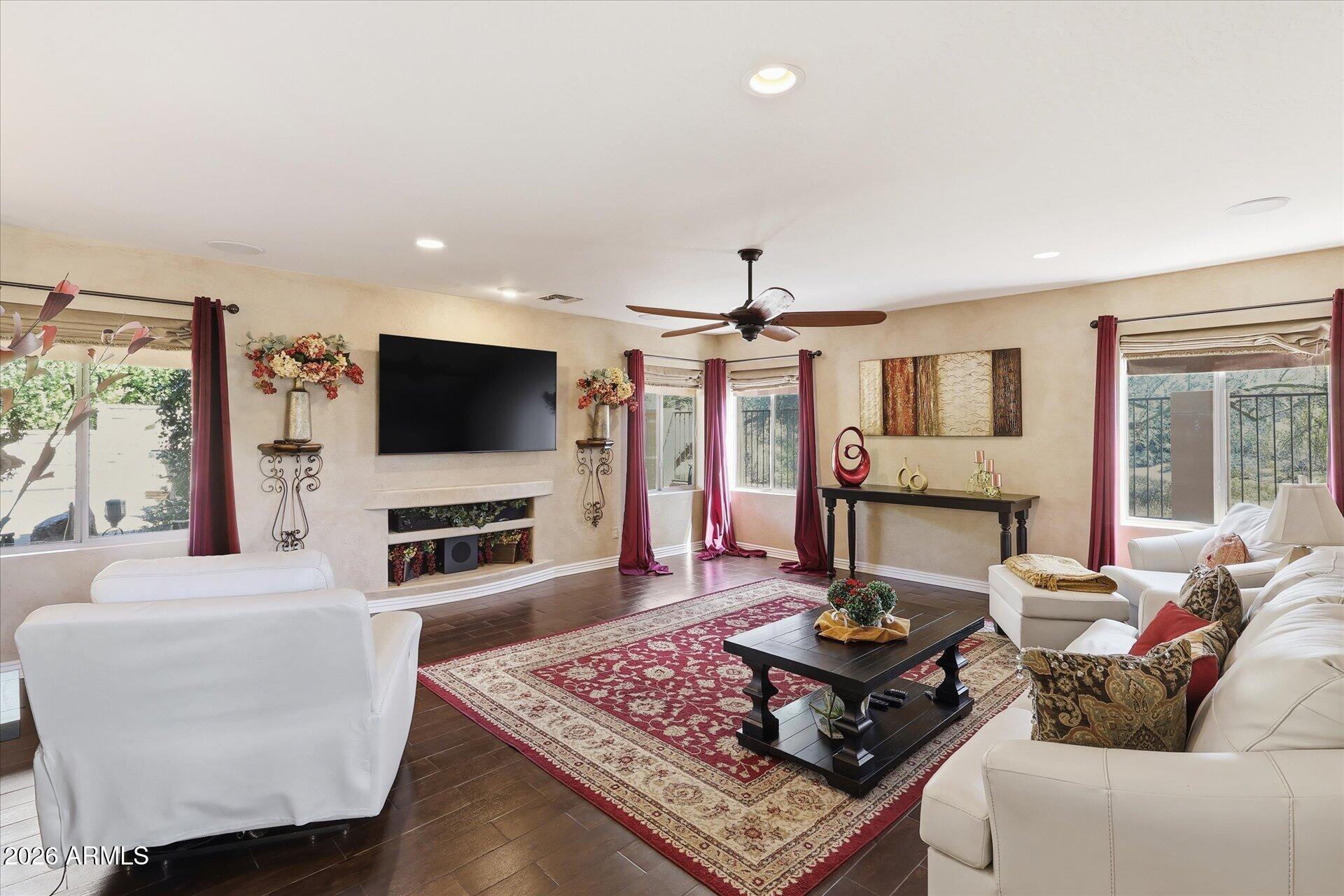 2324 West Zenith Lane Phoenix, AZ 85085 - Photo 14 of 85 Family Room