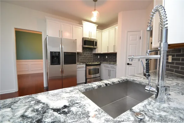 $2,095 | 900 Creek Haven Drive, Holly Springs, NC 27540