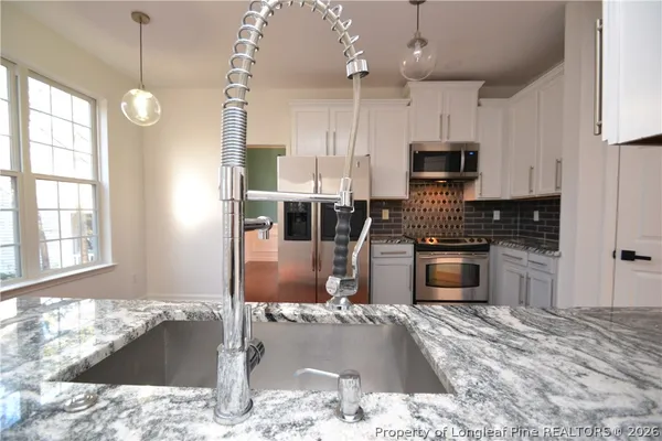 $2,095 | 900 Creek Haven Drive, Holly Springs, NC 27540