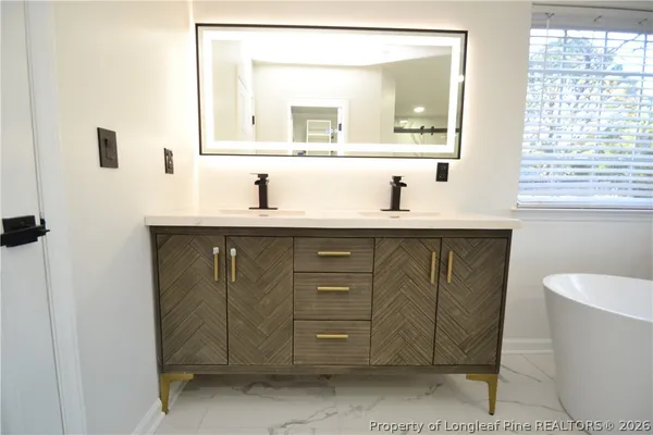 $2,095 | 900 Creek Haven Drive, Holly Springs, NC 27540