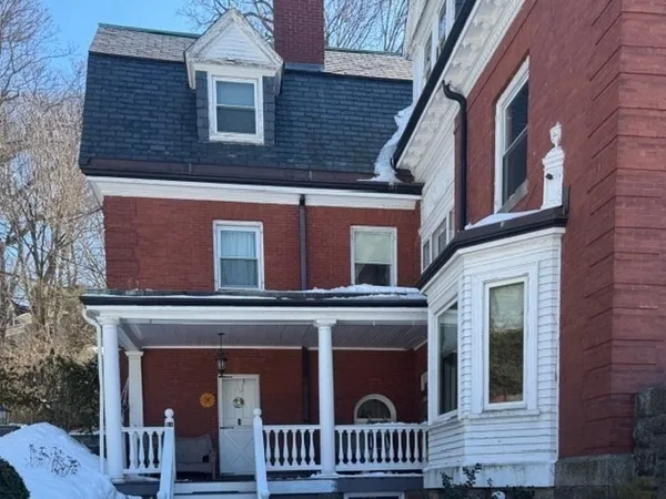 $3,600 | 81 Church Street, Unit 3, Newton, MA 02458