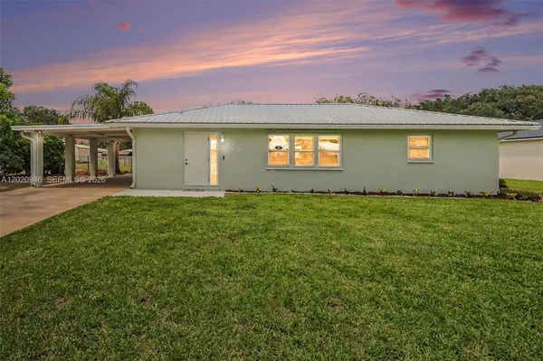 $329,999 | 205 East Sugarland Circle, Clewiston, FL 33440