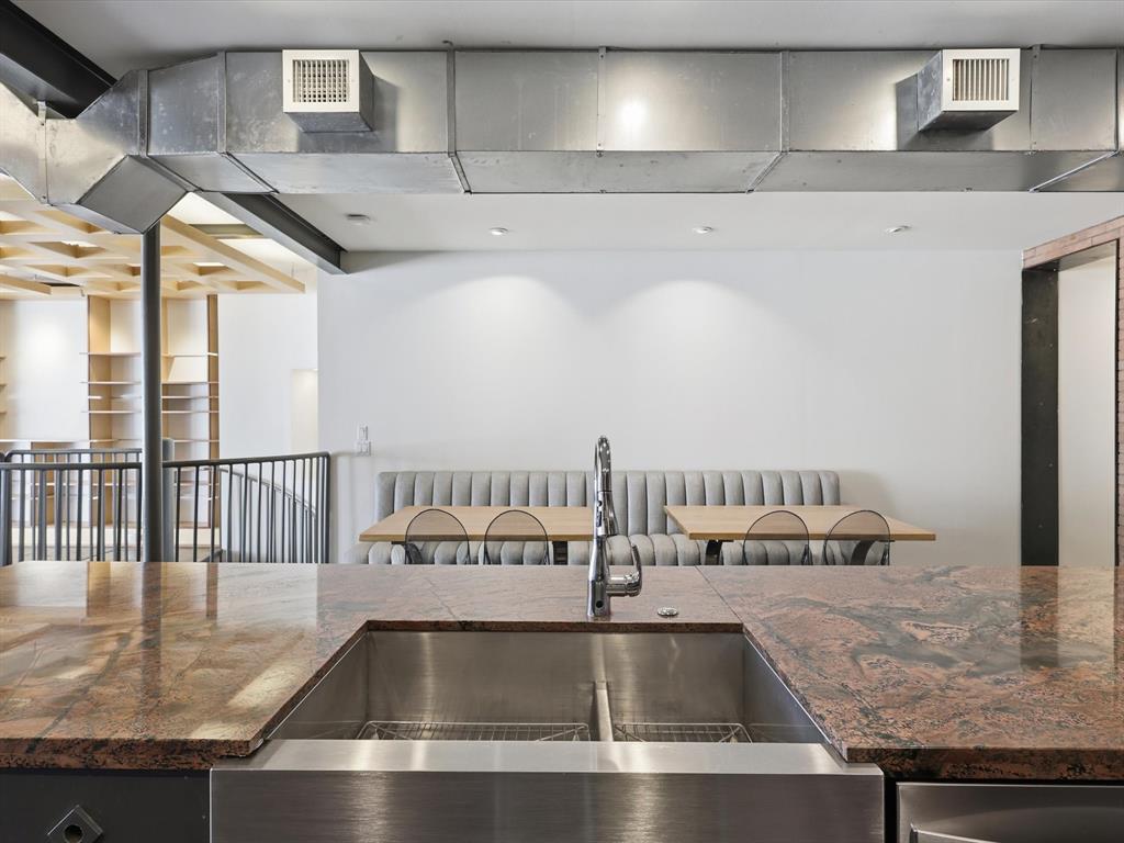 511 North Akard Street, Unit 1505 Dallas, TX 75201 - Photo 21 of 39