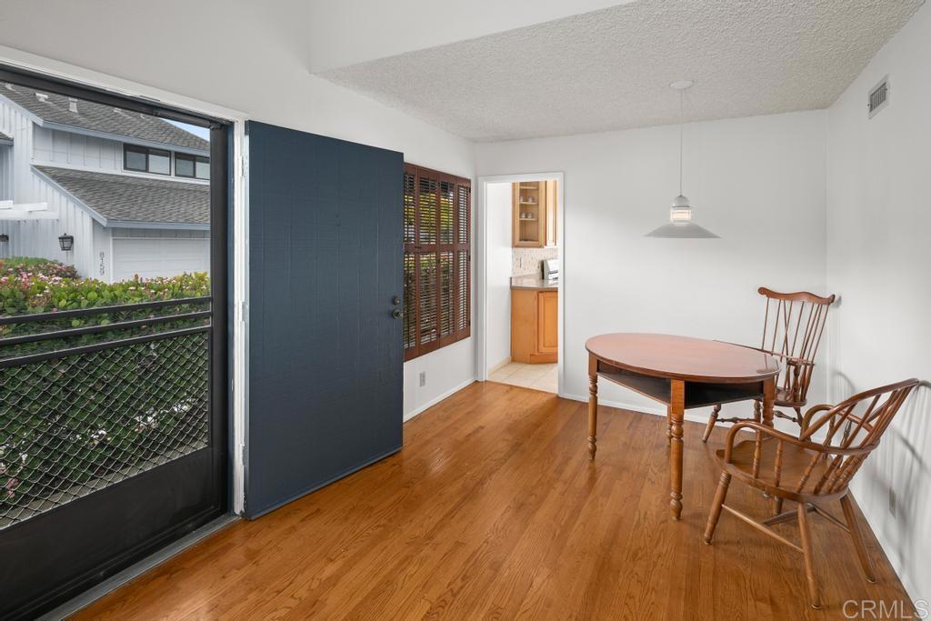 3251 Caminito Ameca La Jolla, CA 92037 - Photo 7 of 29