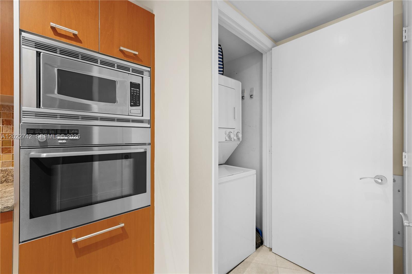400 Alton Road, Unit 907 Miami Beach, FL 33139 - Photo 21 of 52