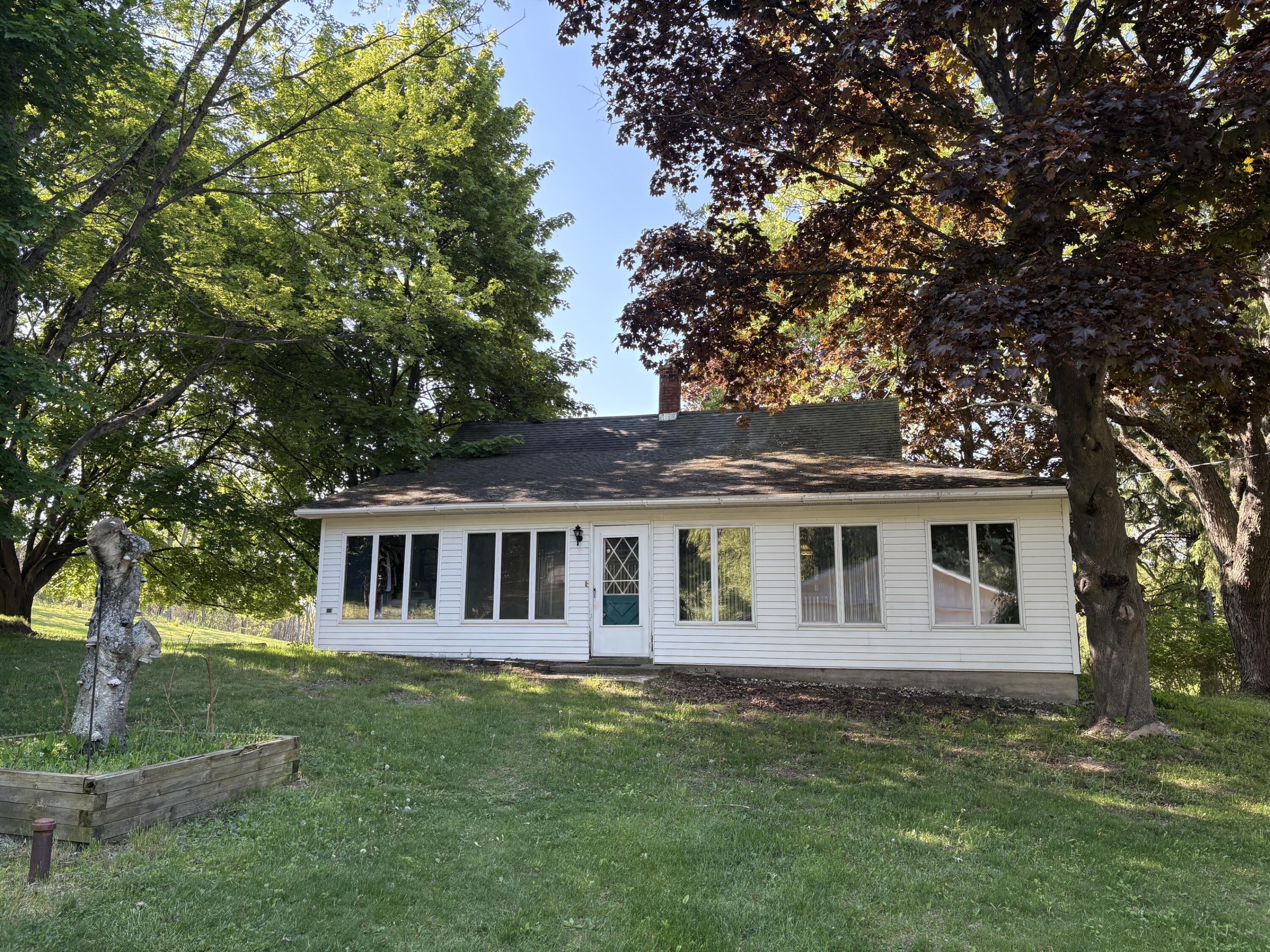 8819 Erdman Road Onekama, MI 49675 - Photo 3 of 61 IMG_8786 (1)