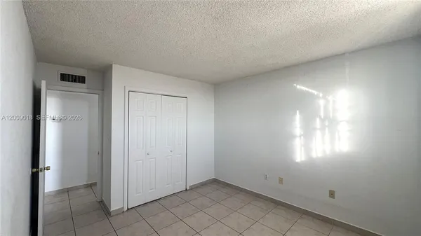 $1,950 | 666 West 81st Street, Unit 304, Hialeah, FL 33014