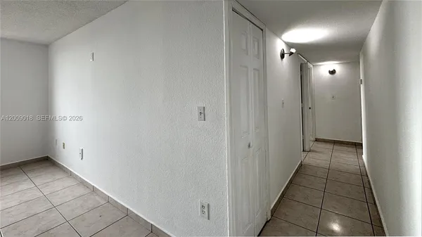 $1,950 | 666 West 81st Street, Unit 304, Hialeah, FL 33014