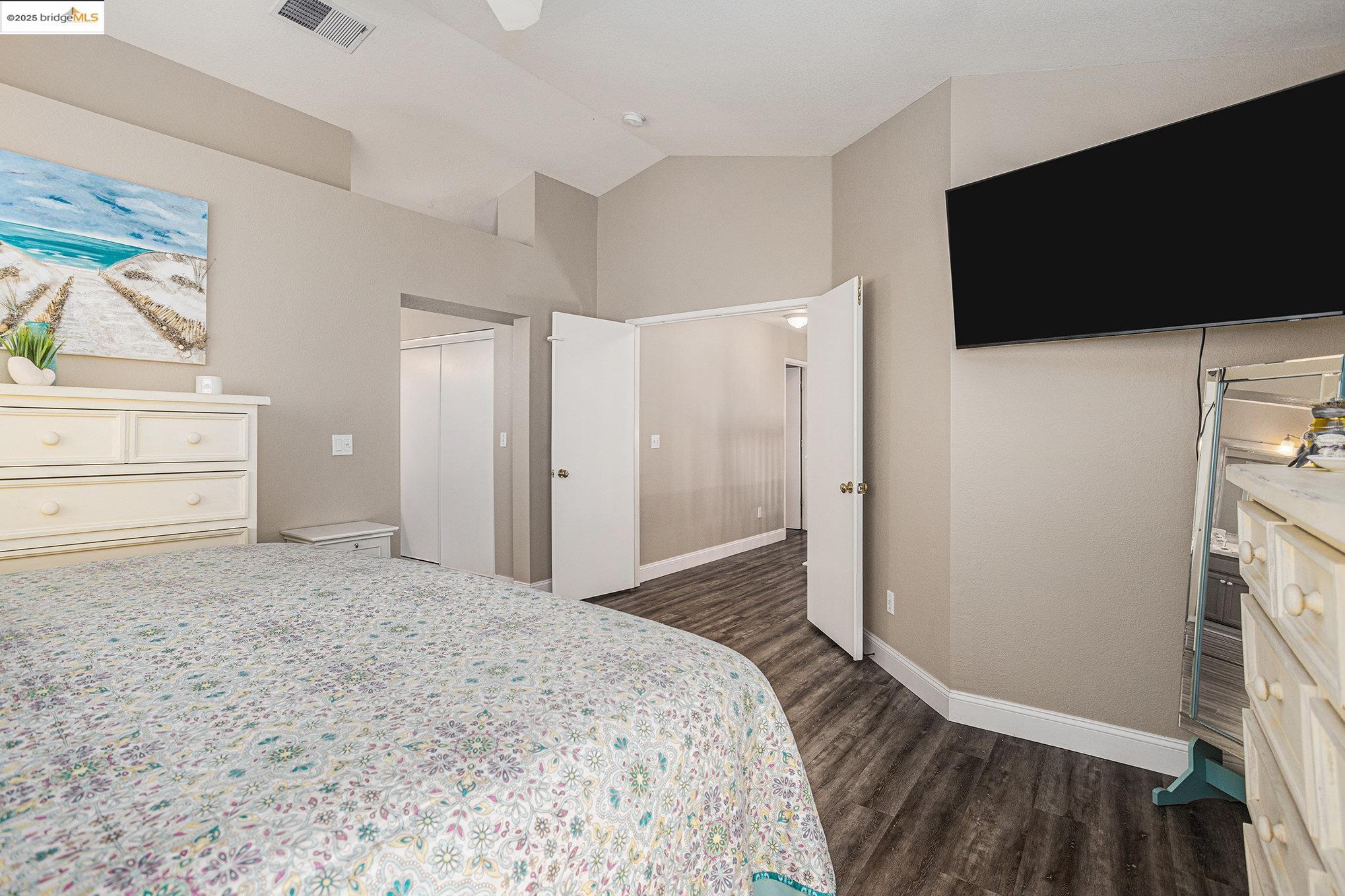 2059 Heartland Court Brentwood, CA 94513 - Photo 20 of 37 a view of hallway with wooden floor and cabinet