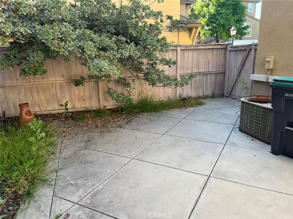 8 Pearleaf Irvine, CA 92618 - Photo 16 of 18