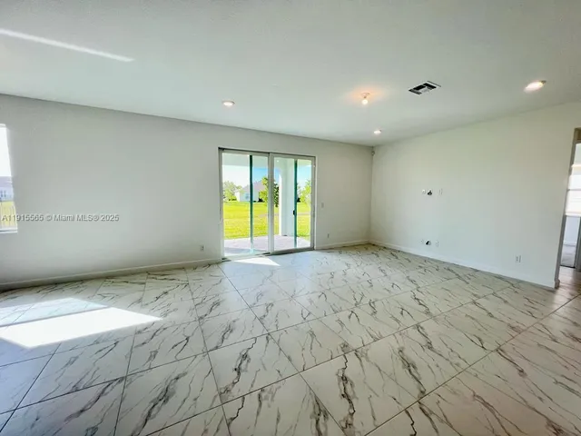 $4,500 | 1079 Haywagon Trail, Unit 1079, Loxahatchee, FL 33470