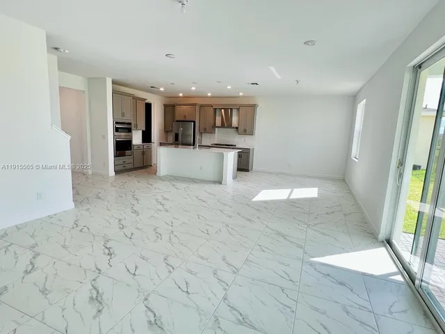 $4,500 | 1079 Haywagon Trail, Unit 1079, Loxahatchee, FL 33470