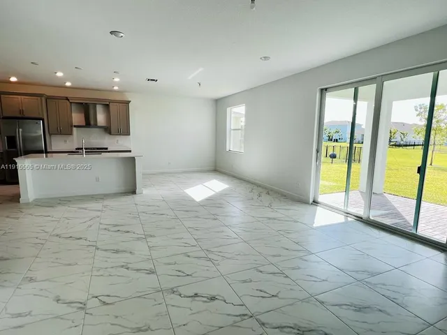 $4,500 | 1079 Haywagon Trail, Unit 1079, Loxahatchee, FL 33470