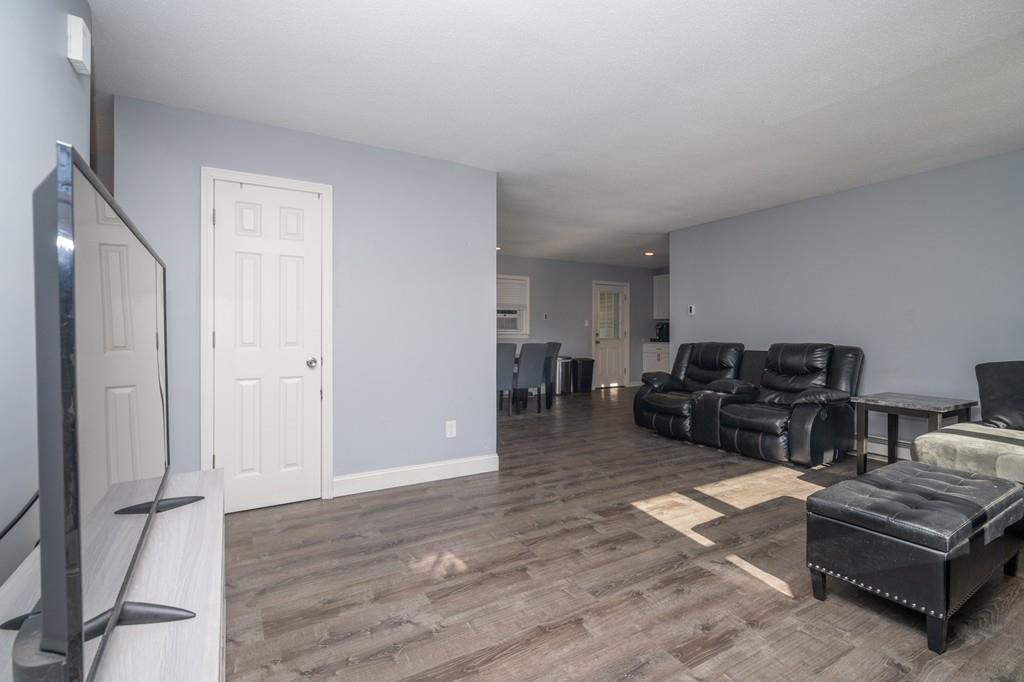 819 Bradley Road Springfield, MA 01109 - Photo 10 of 20