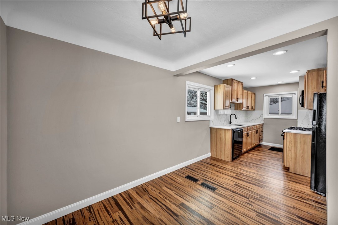 30051 Forestgrove Road Willowick, OH 44095 - Photo 7 of 47