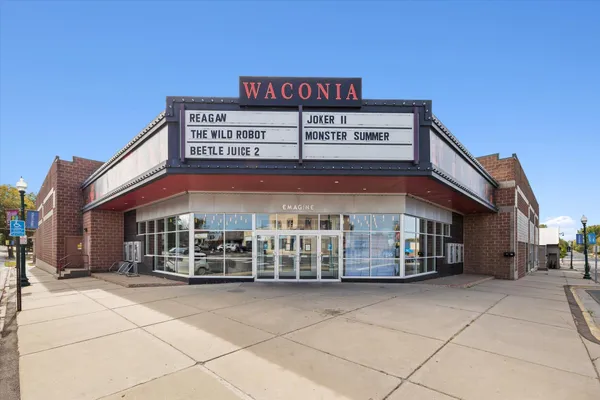 $550,000 | 722 Winterberry Lane, Waconia, MN 55387