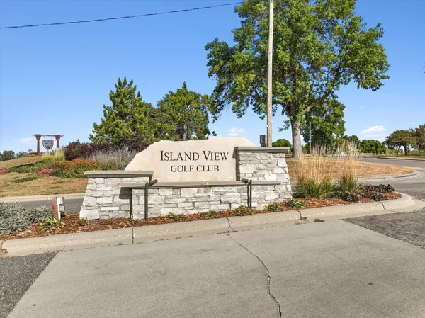 $550,000 | 722 Winterberry Lane, Waconia, MN 55387