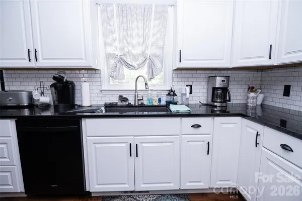 $439,000 | 100 Horse Shoe Lane, Morganton, NC 28655