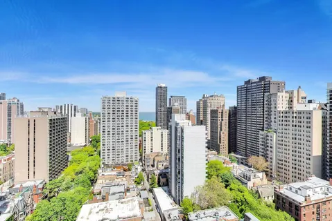 $1,350,000 | 1 East Schiller Street, Unit PHW, Chicago, IL 60610