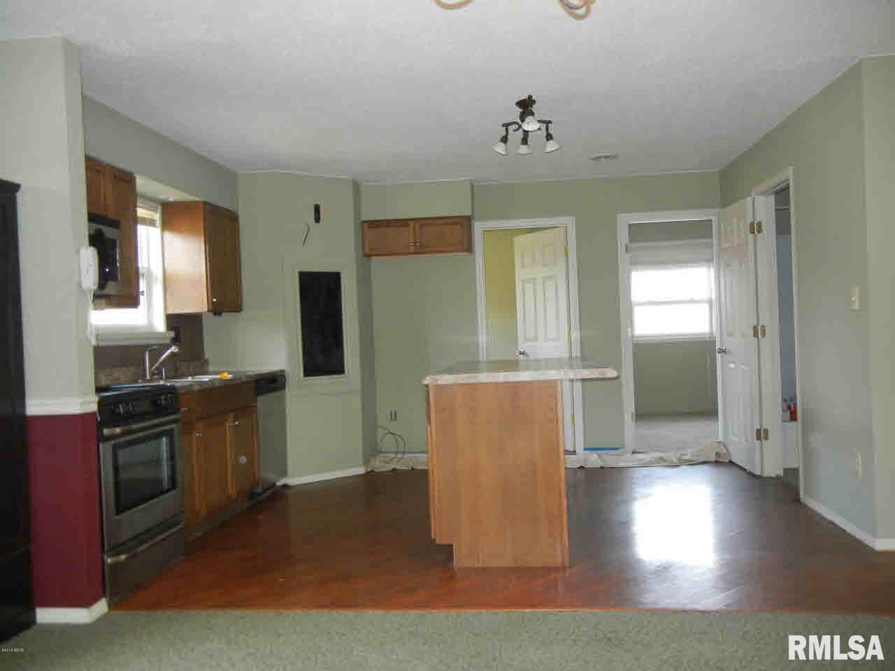 3152 South Hotze Road Salem, IL 62881 - Photo 2 of 17