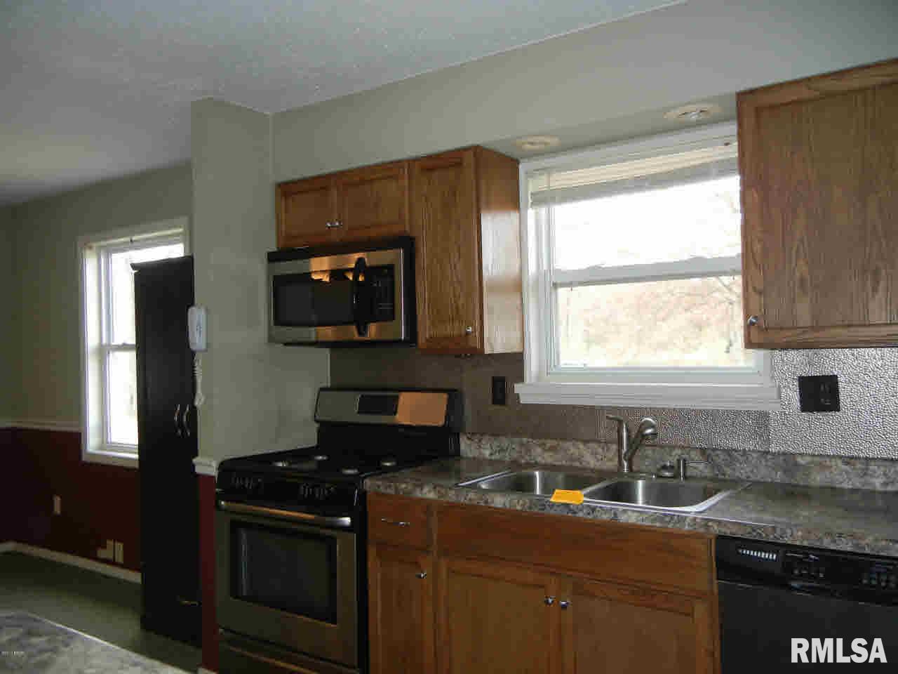 3152 South Hotze Road Salem, IL 62881 - Photo 3 of 17