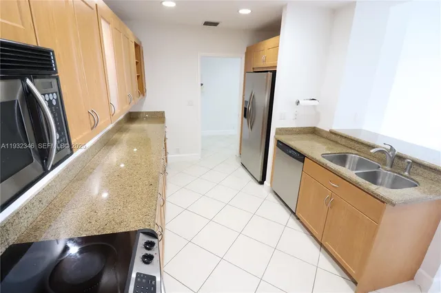 $7,200 | 151 Crandon Boulevard, Unit 926, Key Biscayne, FL 33149