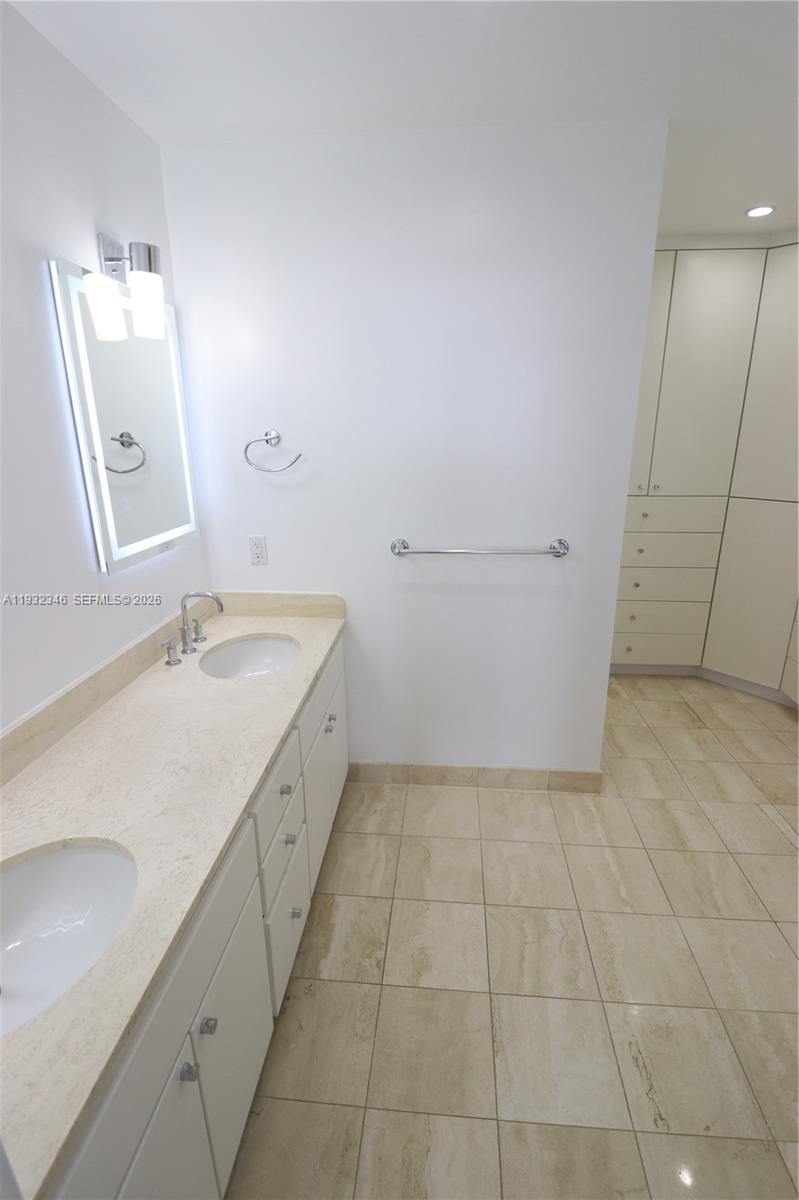 151 Crandon Boulevard, Unit 926 Key Biscayne, FL 33149 - Photo 19 of 59