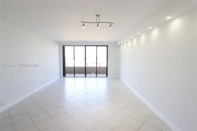 $7,200 | 151 Crandon Boulevard, Unit 926, Key Biscayne, FL 33149