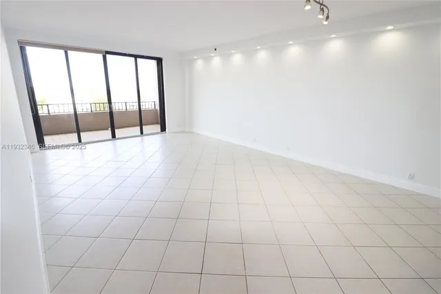 $7,200 | 151 Crandon Boulevard, Unit 926, Key Biscayne, FL 33149