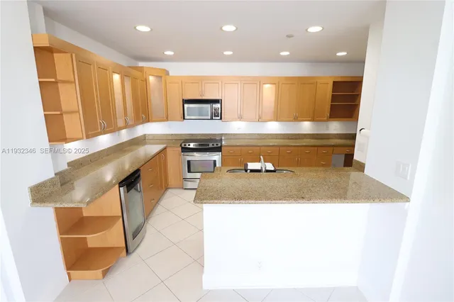 $7,200 | 151 Crandon Boulevard, Unit 926, Key Biscayne, FL 33149